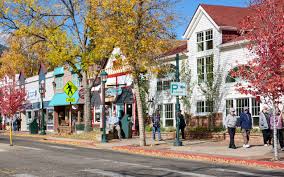 Why People Move to Estes Park!